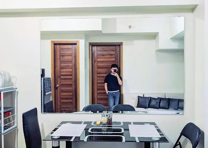 1-br W Balcony, Pool & Gym Access 아파트 *