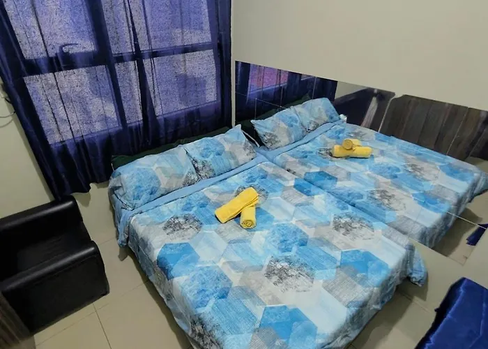 1-br W Balcony, Pool & Gym Access 아파트
