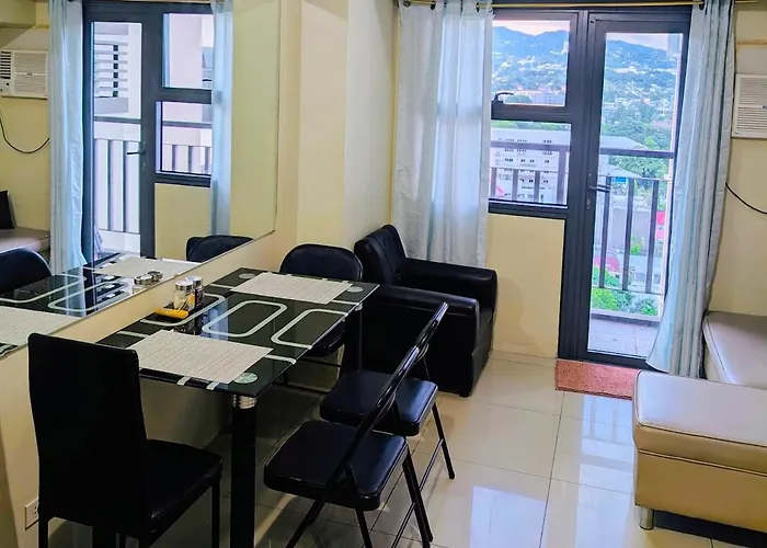 1-br W Balcony, Pool & Gym Access 아파트 *