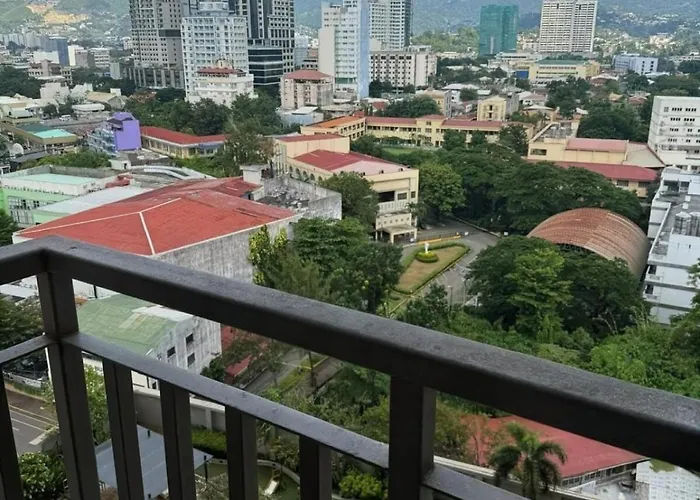 아파트 1-br W Balcony, Pool & Gym Access 세부